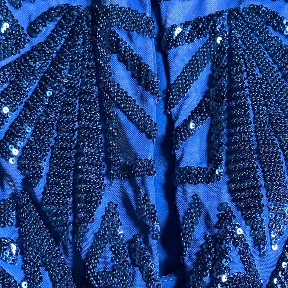 Emery Dress
DRESS THE POPULATION - Picture 6 of 7